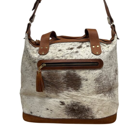 Puro Utz Pin Pin Cowhide & Leather Adjustable Strap Zippered Pocket Bucket Bag - Picture 2 of 13
